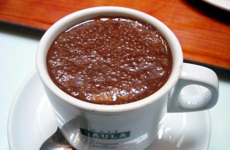 hot chocolate close up cafe salua