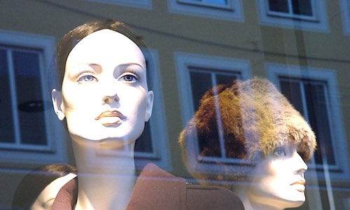 wrinkle remover smooth-faced models in store window